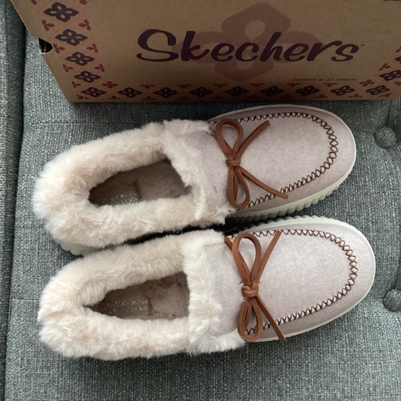 Skechers Women's Cozy Ojai Mocassin Casual Sneakers, size 9 - Picture 7 of 12